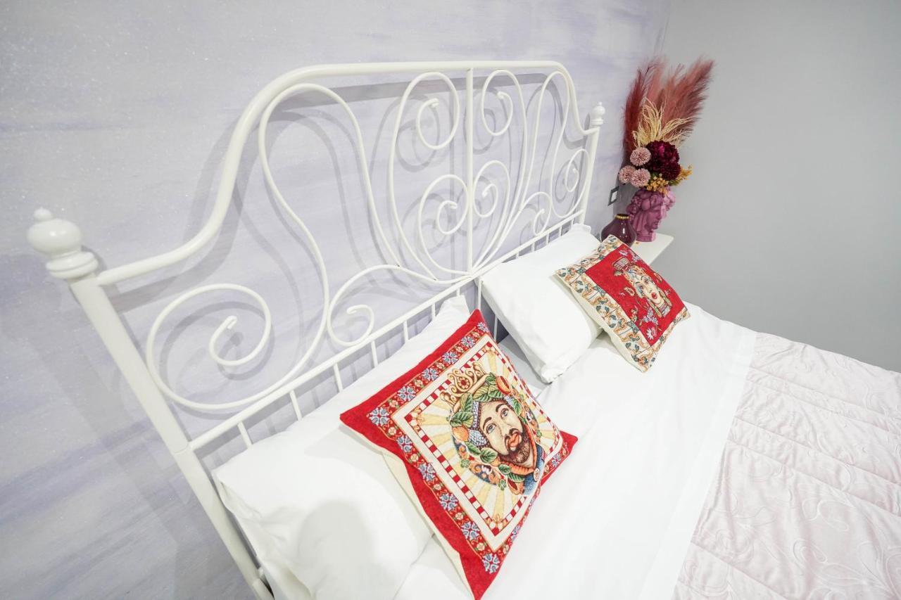 ピッツォ Piedigrotta Magique Luxury Bed & Breakfast エクステリア 写真