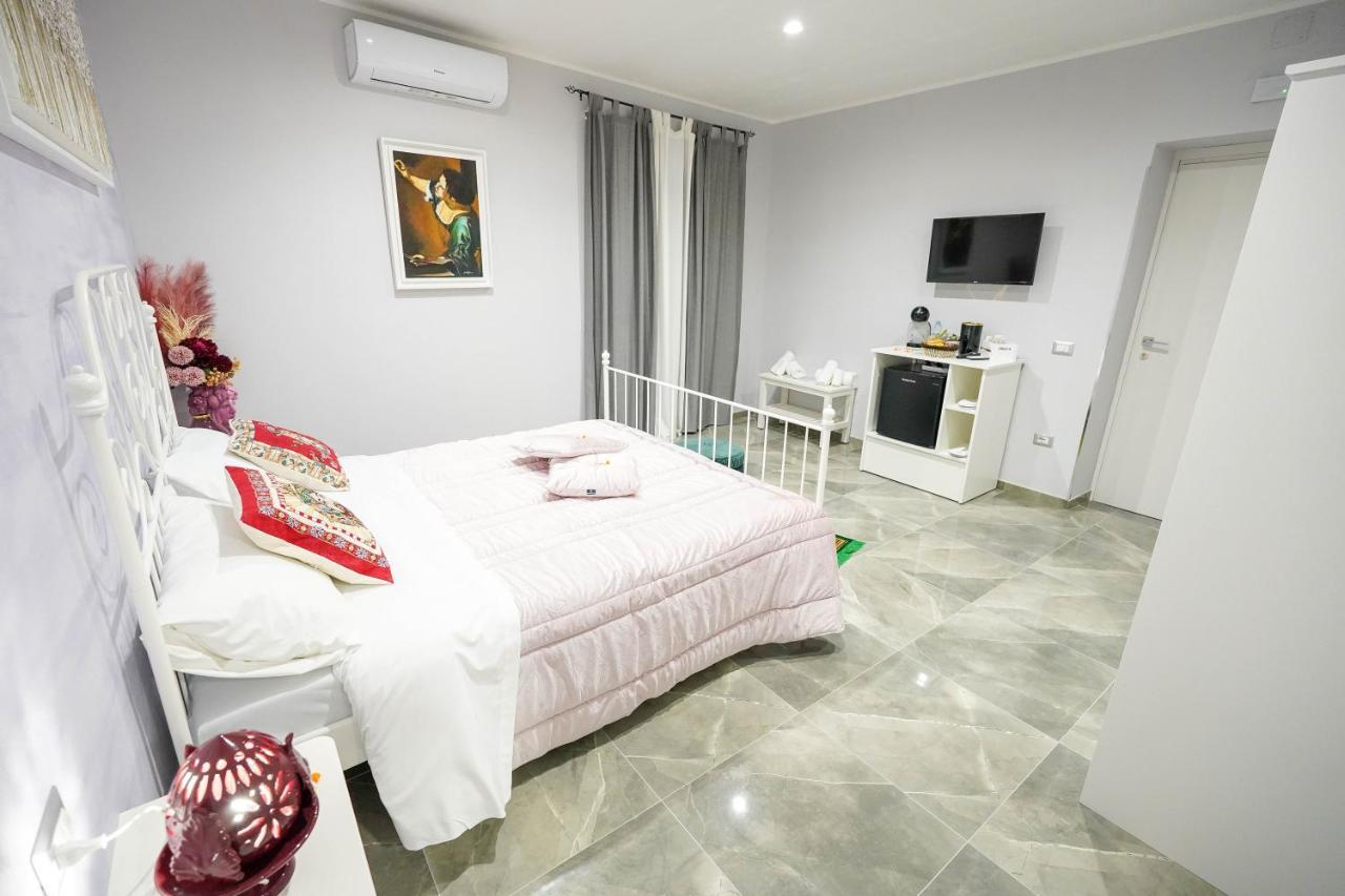 ピッツォ Piedigrotta Magique Luxury Bed & Breakfast エクステリア 写真
