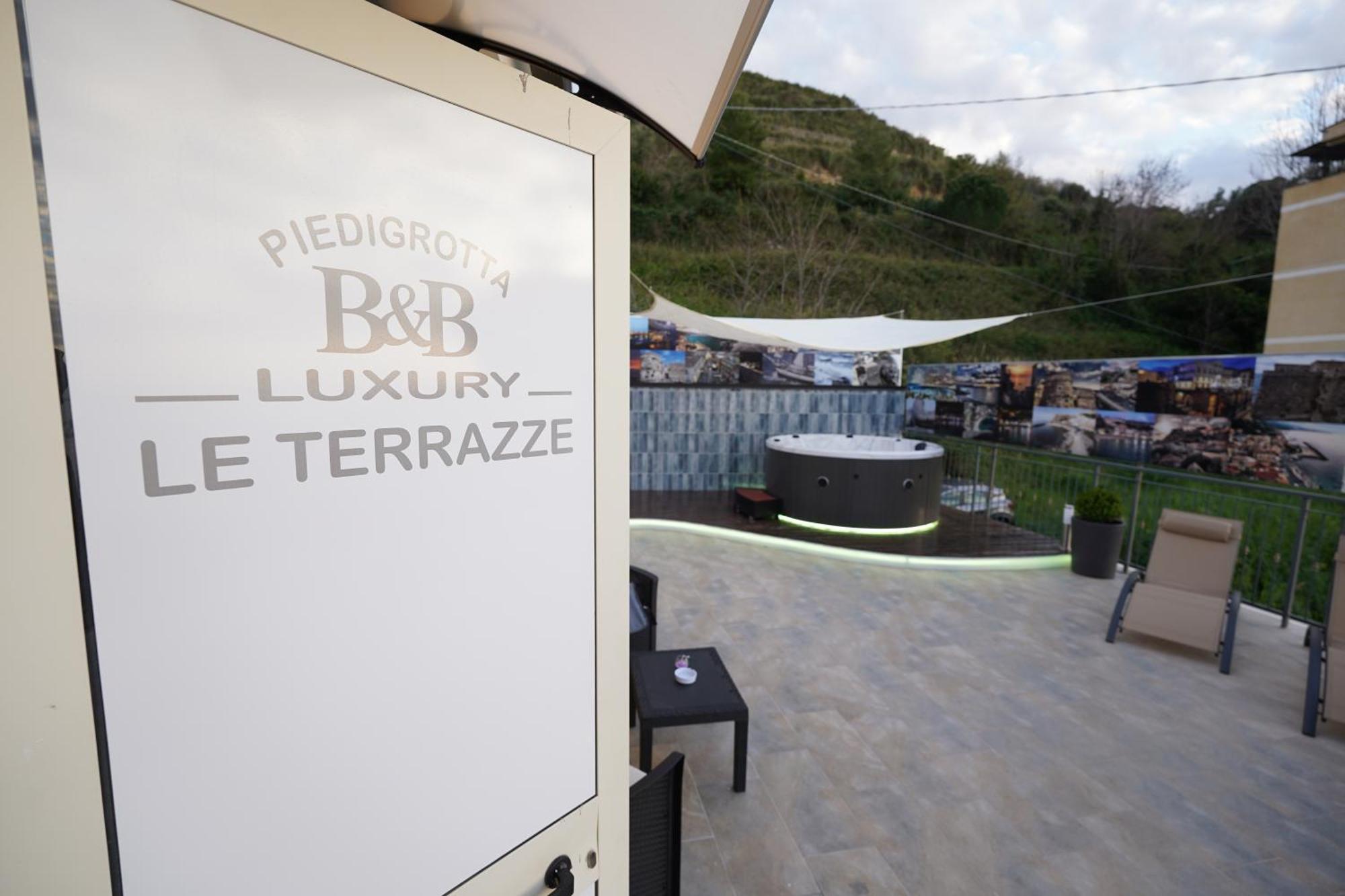 ピッツォ Piedigrotta Magique Luxury Bed & Breakfast エクステリア 写真